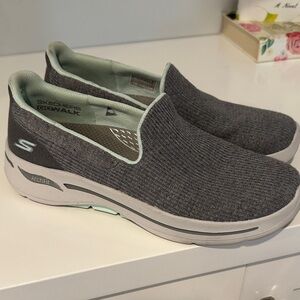 Skechers slip-ins arch fit grey size 9.5